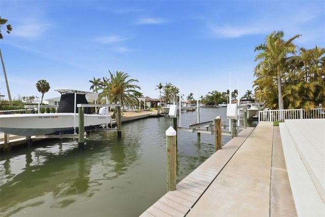 680 KEY ROYALE DRIVE, Holmes Beach, FL 34217