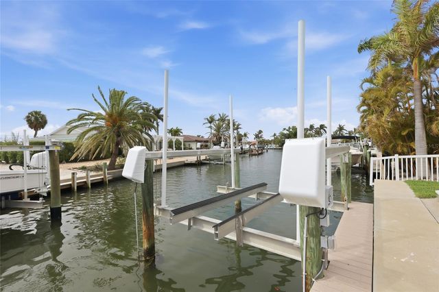 680 KEY ROYALE DRIVE, Holmes Beach, FL 34217