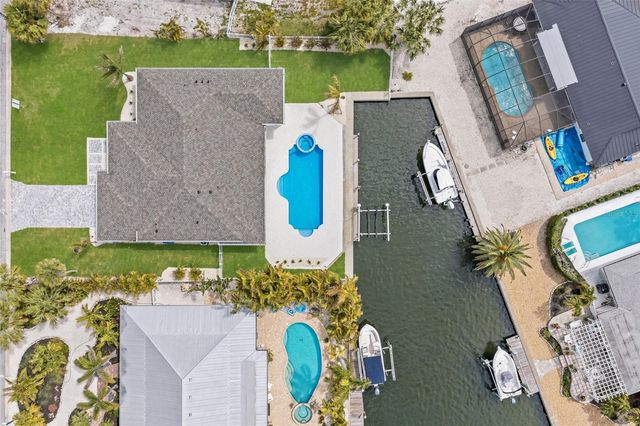 680 KEY ROYALE DRIVE, Holmes Beach, FL 34217