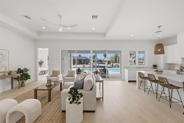 680 KEY ROYALE DRIVE, Holmes Beach, FL 34217