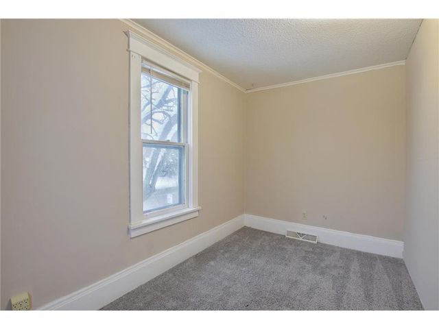1381 White Bear Avenue N, Saint Paul, MN 55106