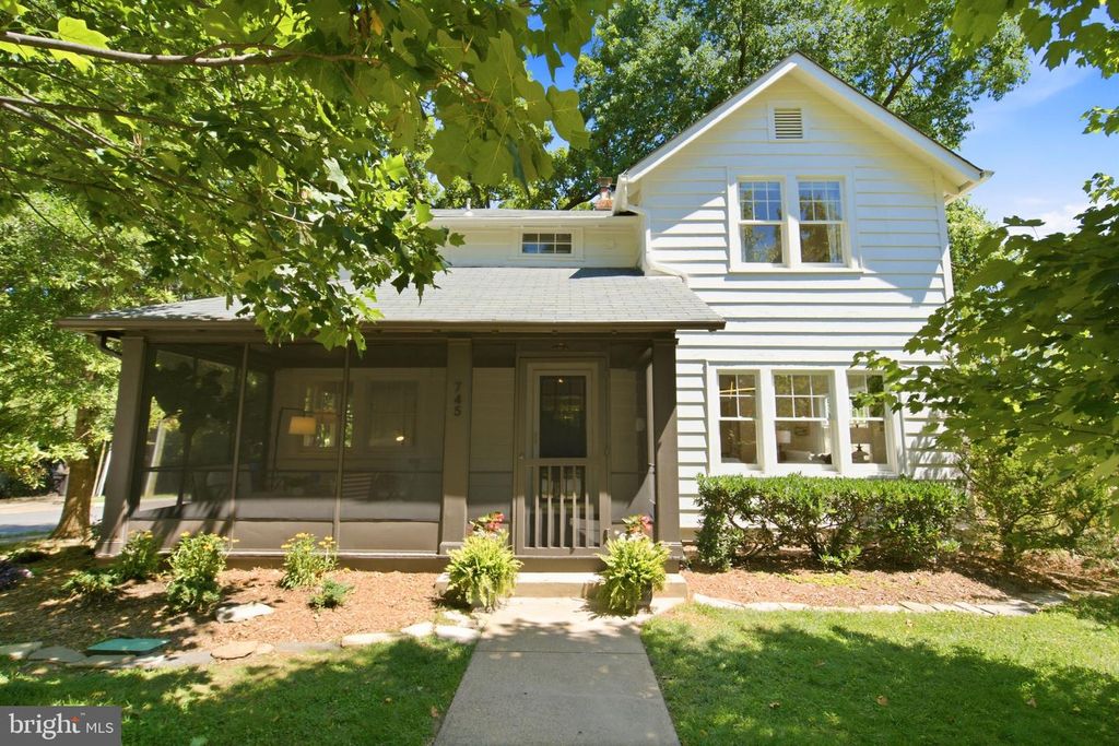 745 26TH ST S, Arlington, VA 22202