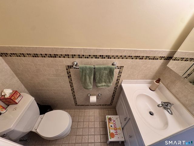59 Rock Spring Road 28, Stamford, CT 06906