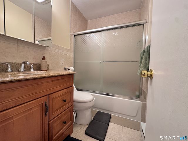 59 Rock Spring Road 28, Stamford, CT 06906