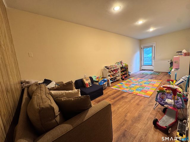 59 Rock Spring Road 28, Stamford, CT 06906