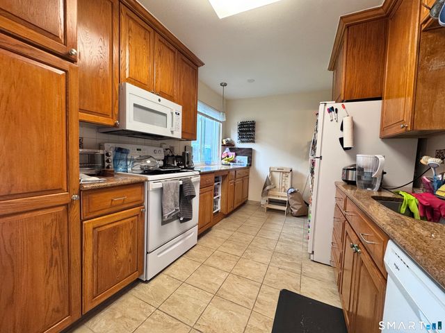 59 Rock Spring Road 28, Stamford, CT 06906