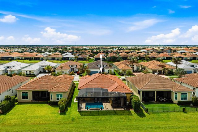 8692 SW Flutto Way, Port St. Lucie, FL 34987