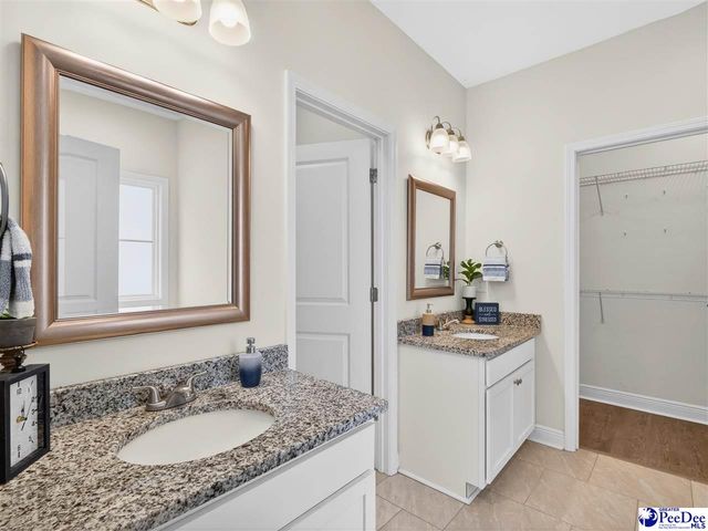 3245 Spiral Ln, Effingham, SC 29541