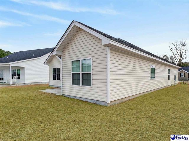 3245 Spiral Ln, Effingham, SC 29541