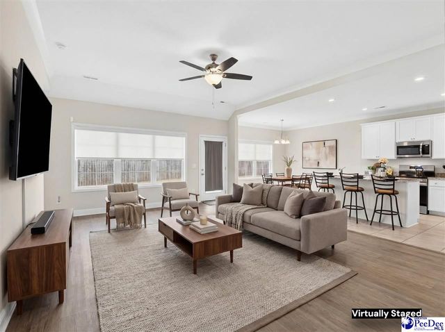 3245 Spiral Ln, Effingham, SC 29541