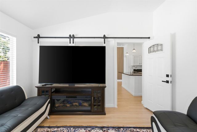 8953 Monterey Oaks Dr, Elk Grove, CA 95758