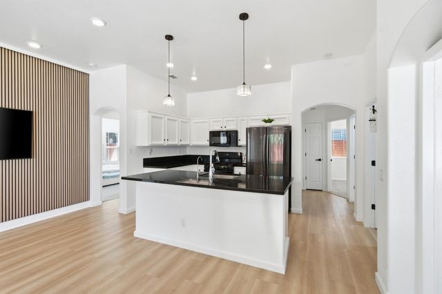 8953 Monterey Oaks Dr, Elk Grove, CA 95758