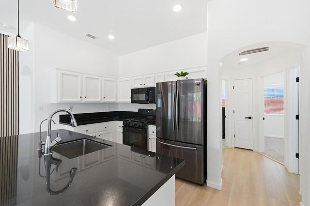 8953 Monterey Oaks Dr, Elk Grove, CA 95758