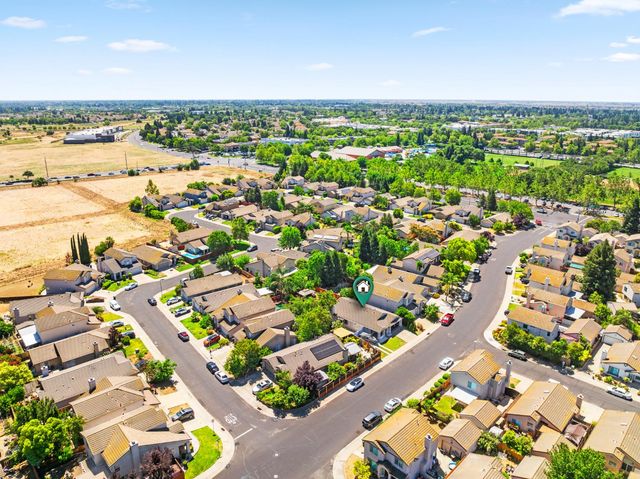 8953 Monterey Oaks Dr, Elk Grove, CA 95758