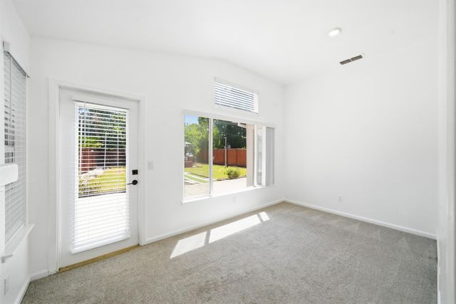 8953 Monterey Oaks Dr, Elk Grove, CA 95758