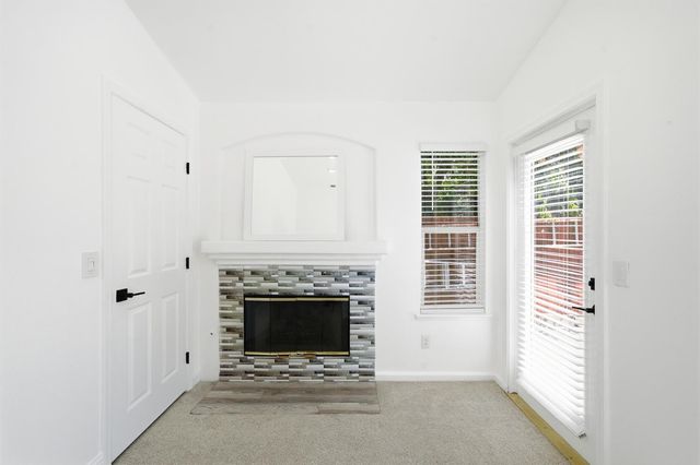 8953 Monterey Oaks Dr, Elk Grove, CA 95758