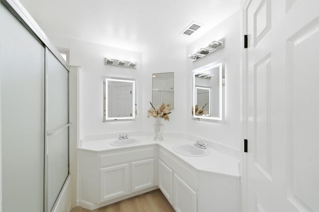 8953 Monterey Oaks Dr, Elk Grove, CA 95758
