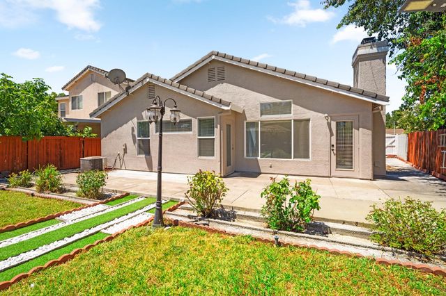 8953 Monterey Oaks Dr, Elk Grove, CA 95758