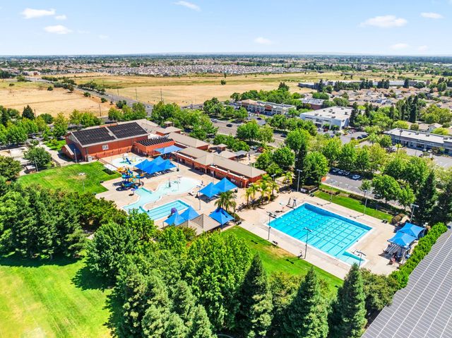 8953 Monterey Oaks Dr, Elk Grove, CA 95758