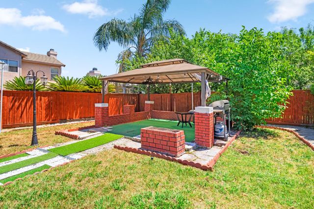 8953 Monterey Oaks Dr, Elk Grove, CA 95758