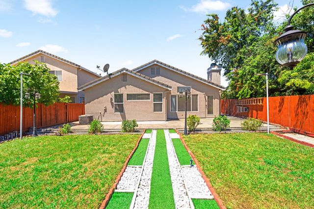 8953 Monterey Oaks Dr, Elk Grove, CA 95758