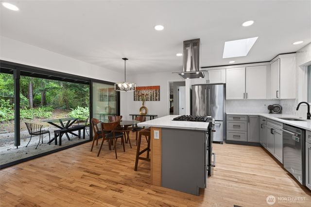 1521 150th Avenue SE, Bellevue, WA 98007