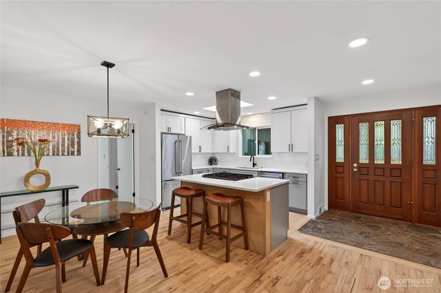 1521 150th Avenue SE, Bellevue, WA 98007