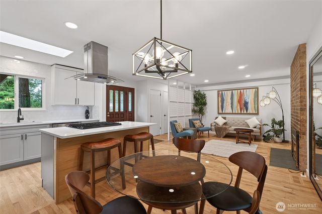 1521 150th Avenue SE, Bellevue, WA 98007