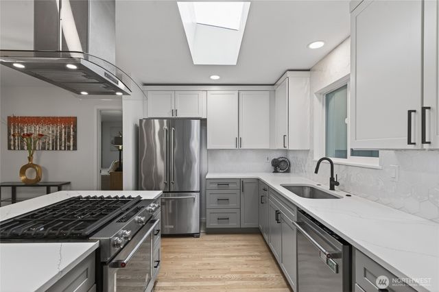 1521 150th Avenue SE, Bellevue, WA 98007