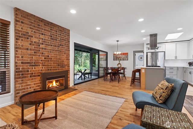 1521 150th Avenue SE, Bellevue, WA 98007