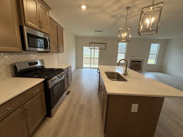 888 Joe Miller Dr, Hendersonville, TN 37075