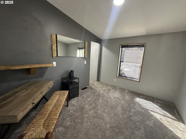 97450 KADORA Ln, North Bend, OR 97459