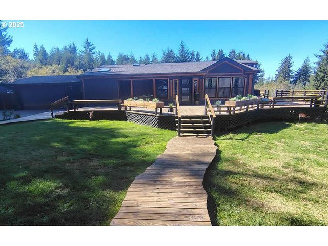 97450 KADORA Ln, North Bend, OR 97459