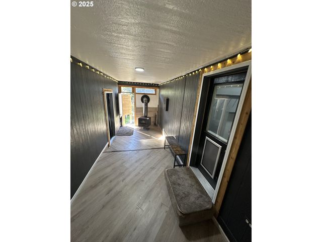 97450 KADORA Ln, North Bend, OR 97459