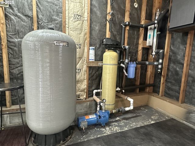 97450 KADORA Ln, North Bend, OR 97459