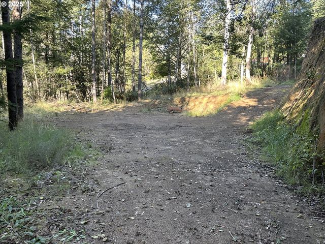 97450 KADORA Ln, North Bend, OR 97459