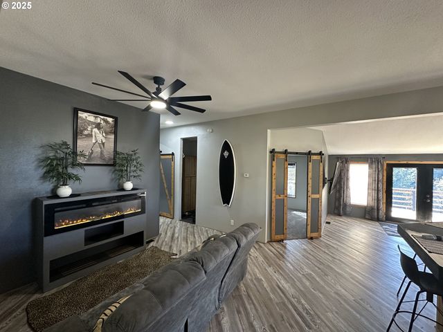 97450 KADORA Ln, North Bend, OR 97459