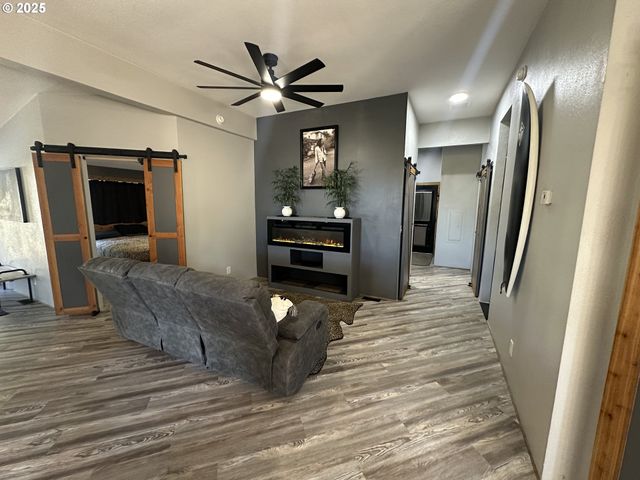 97450 KADORA Ln, North Bend, OR 97459