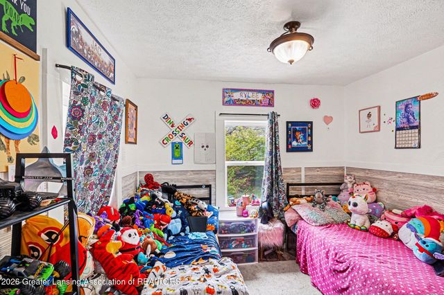 211 W Berry Avenue, Lansing, MI 48910