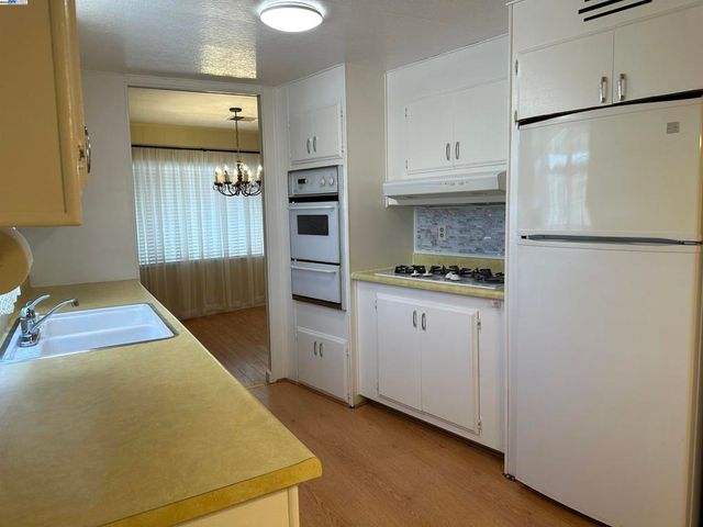 328 328 Waikiki Cir, Union City, CA 94587