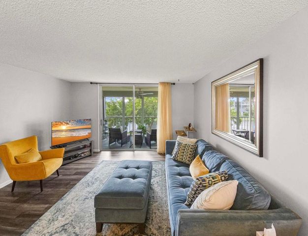 14671 Bonaire Drive 307, Delray Beach, FL 33446