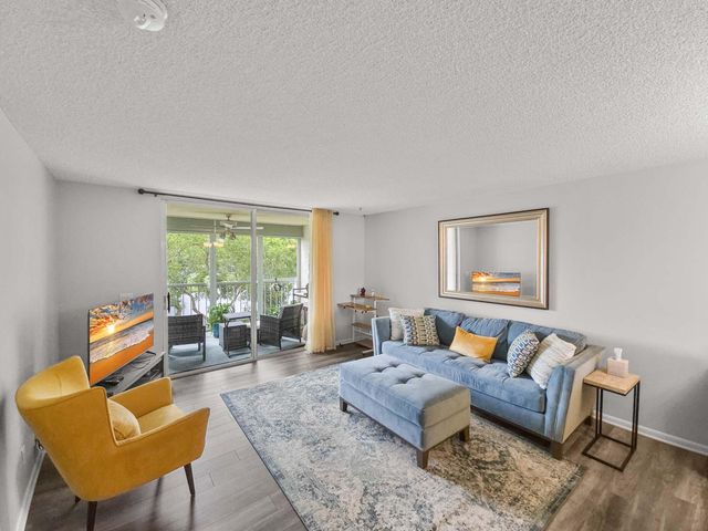 14671 Bonaire Drive 307, Delray Beach, FL 33446