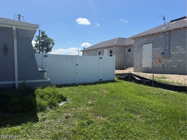 1523 SE 20th PL, Cape Coral, FL 33990