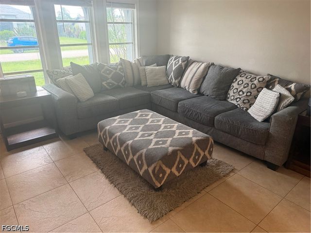 1523 SE 20th PL, Cape Coral, FL 33990