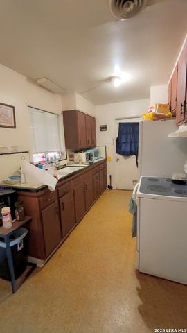 106 Cyril, San Antonio, TX 78218