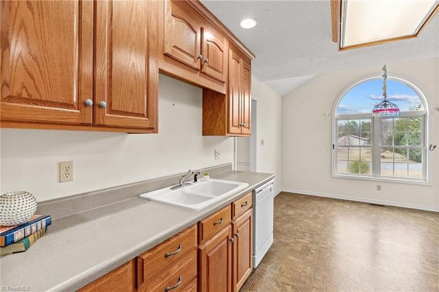 1082 Kingsway Drive, Salisbury, NC 28146
