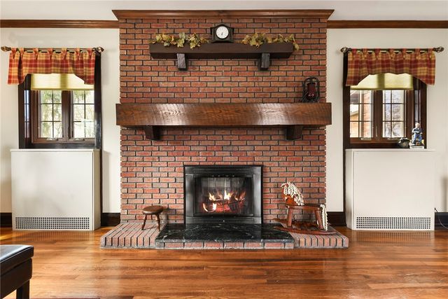 637 E McMurray Rd, Peters Twp, PA 15317