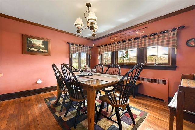 637 E McMurray Rd, Peters Twp, PA 15317