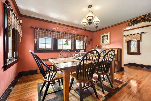 637 E McMurray Rd, Peters Twp, PA 15317