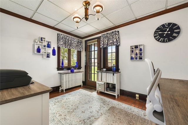 637 E McMurray Rd, Peters Twp, PA 15317